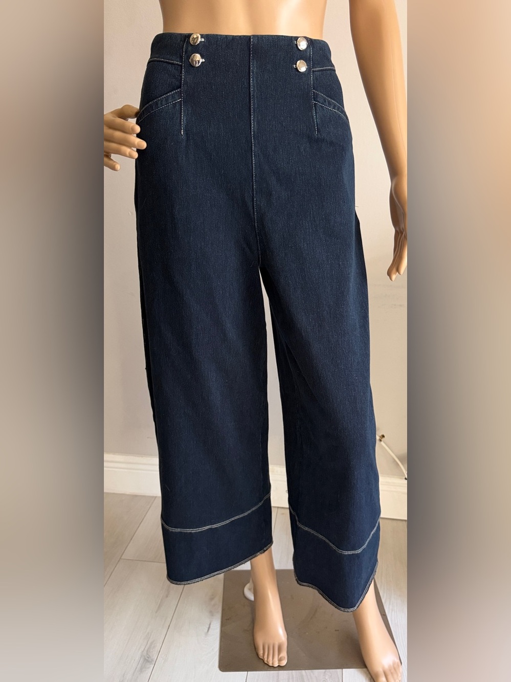 NWT Lyssé Dion Crop Palazzo Denim Jeans Small 360 Smoothing Waistband
